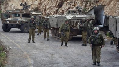 صورة القوات الإسرائيلية تنفذ عمليات هدم في موقع “عثماني أثري”