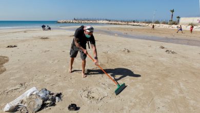 صورة نائبة لبنانية: كمية القطران التي انتشرت على الشواطئ قادمة من إسرائيل تقدر بنحو 2 طن