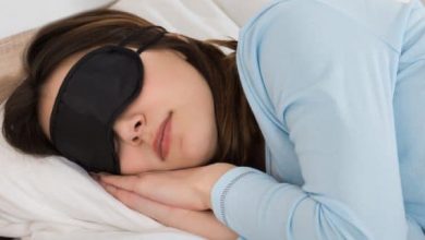 صورة سببان أساسيان وراء نوم النساء وقتا أطول